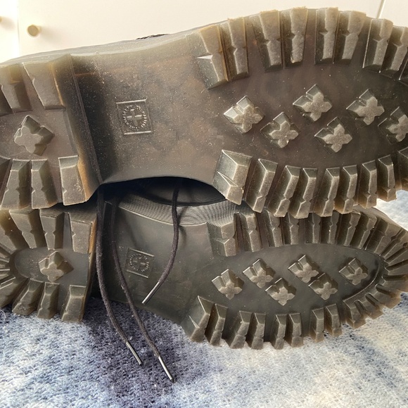 Dr. Martens Sanguine Bootie, platform, chunky, size 10 - Picture 7 of 7